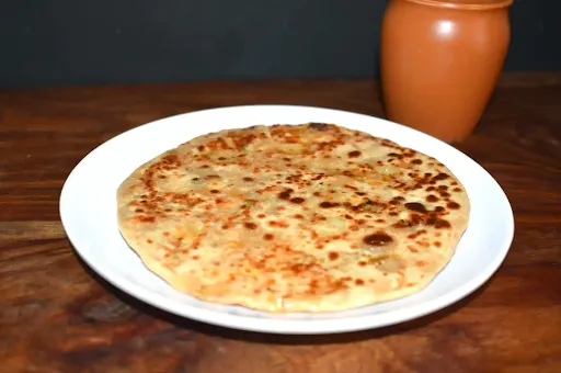 Paneer Paratha With Tea