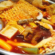 兩餐韓國年糕火鍋吃到飽