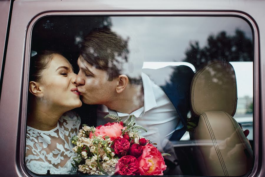 Fotógrafo de casamento Katya Demidova (d-kat). Foto de 4 de junho 2015