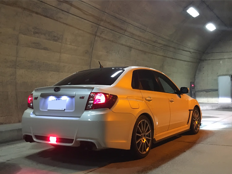 インプレッサ WRX STIのドライブ・アイスの実・期間限定・誘惑に負けたに関するカスタム事例の投稿画像1枚目