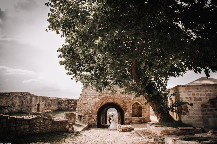 Fotografo di matrimoni Corina Hedrea (corinahedrea). Foto del 3 maggio 2019