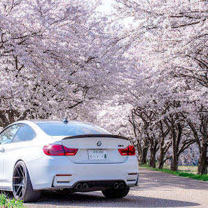 M4 クーペ F82