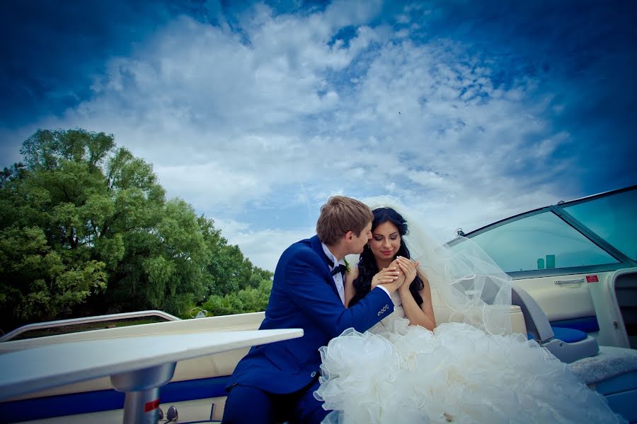 Wedding photographer Mikhail Bobryshov (svetlyi). Photo of 18 September 2013