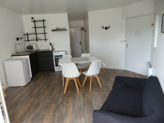 Location meublée appartement 1 pièce 35 m² à Guerande (44350), 645 €