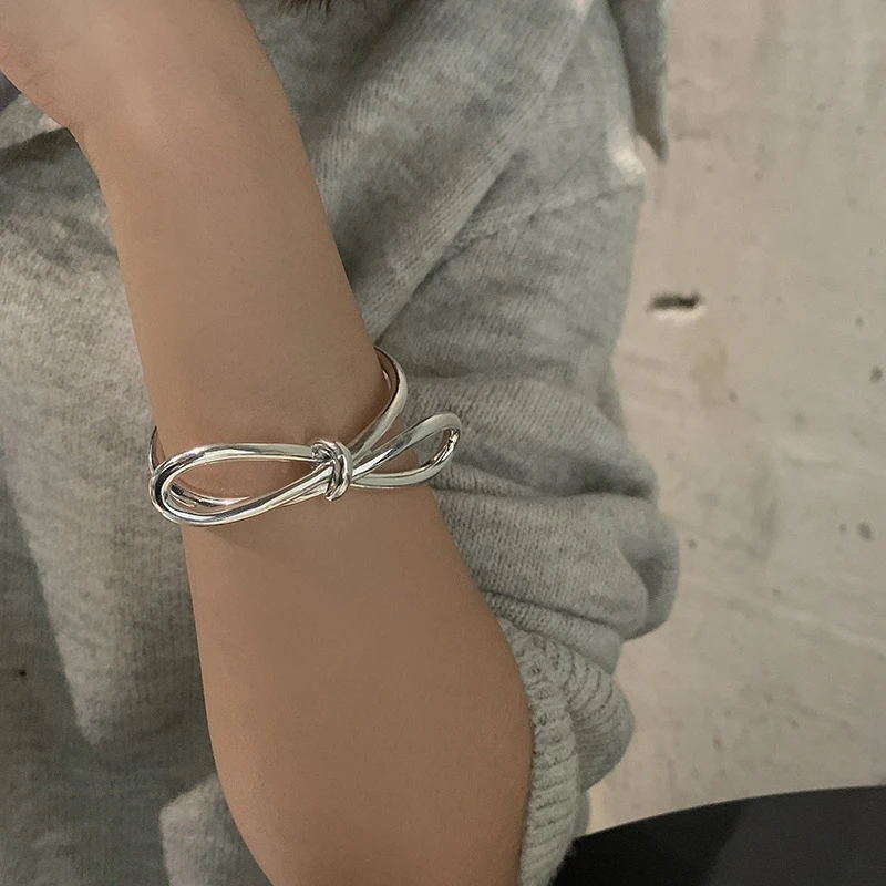 925 Sterling Zilver Vintage Hennep Armband Thais Zilver Geweven Holle Boog Armband, elegant en tijdloos, perfect voor dagelijks gebruik.