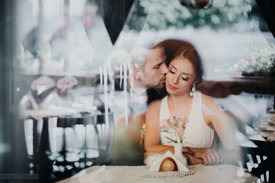 Fotógrafo de casamento Katya Ukrainec (ukrainetsk). Foto de 11 de fevereiro 2015