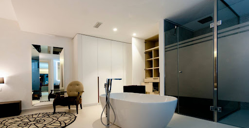 Property with pool and garden 5