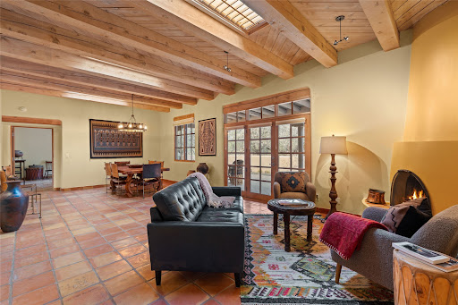Apartment with pool 1