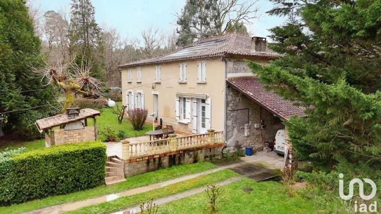 Vente maison 6 pièces 163 m² à Chepniers (17210), 274 000 €