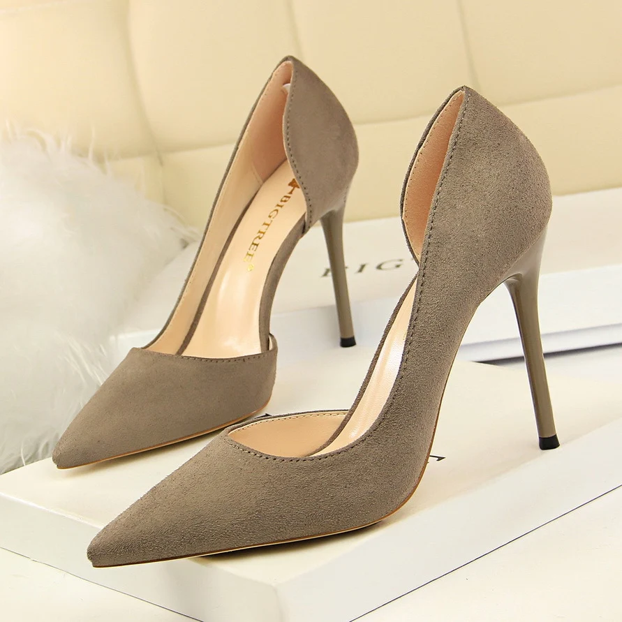 European and American style simple suede pointed high heels, perfect for adding elegance and sophistication to any outfi