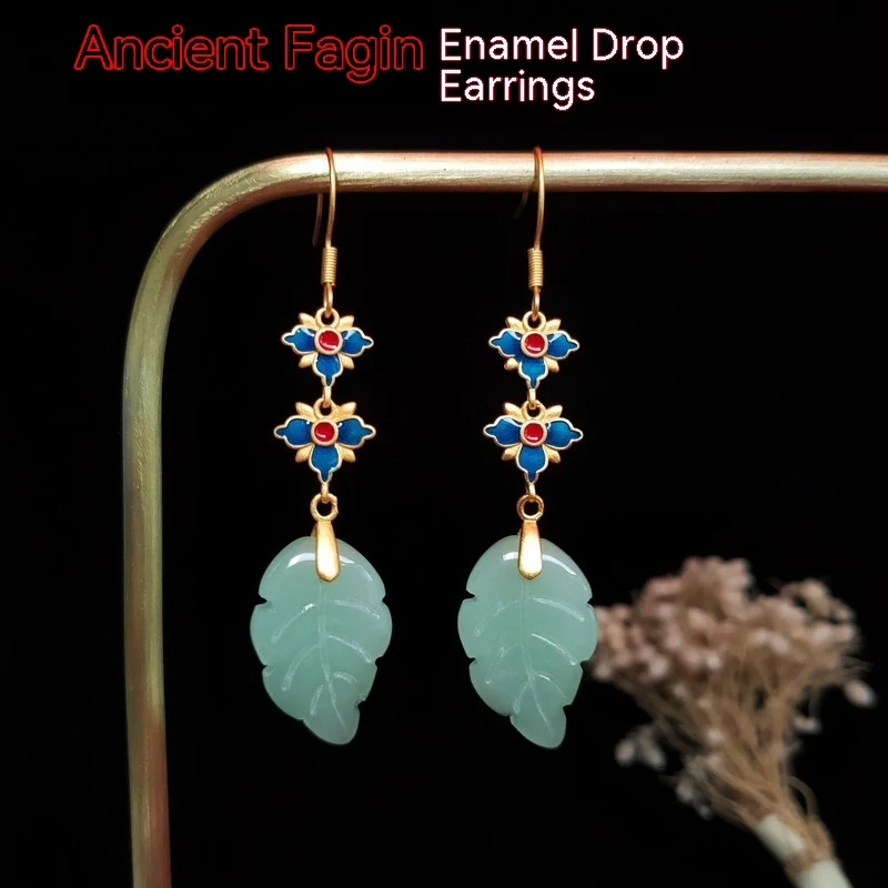 Brincos Antigos Banhados a Ouro e Esmaltados, Arte em Joias. Acessório Feminino Deslumbrante para Celebrar sua Elegância e Personalidade.