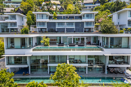 Appartement contemporain avec terrasse et piscine 1