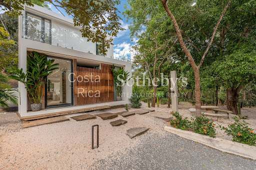 Maison avec jardin et terrasse 4