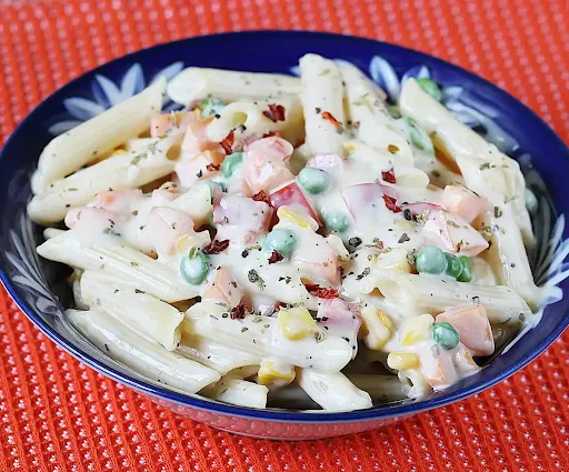 White Sauce Chicken Pasta