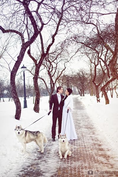 Wedding photographer Pavel Nenartovich (nenik83). Photo of 15 February 2013