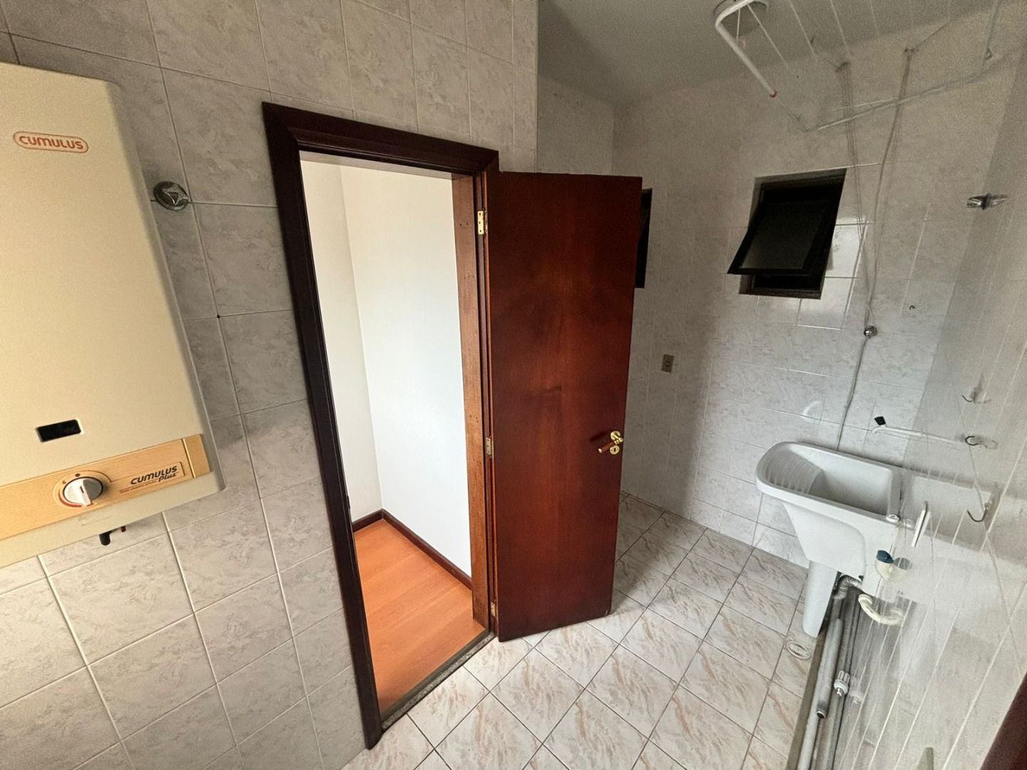 Apartamento para Alugar em Centro, Nova Friburgo - RJ - Foto 12