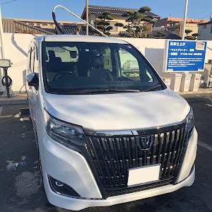 エスクァイア ZRR80G
