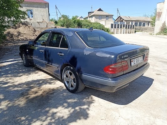 продам авто Mercedes E 250 E-klasse (W210) фото 4