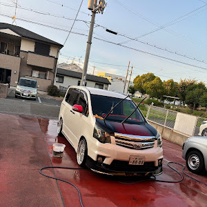 ノア ZRR70W