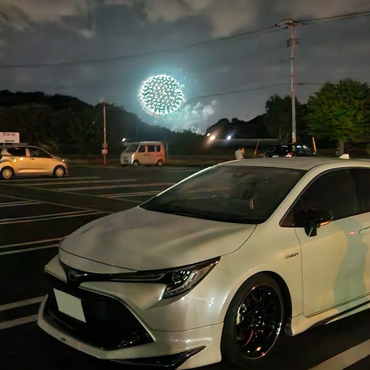 カローラスポーツの夏の思い出・花火大会・花火とカロスポに関するカスタム事例の投稿画像1枚目