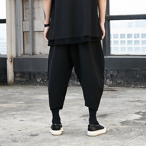 Title 2, Pantalones harén con perfil de estilo literario...