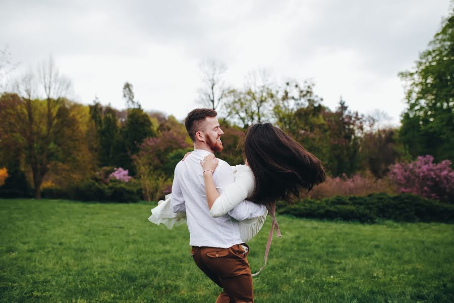 Fotógrafo de bodas Oksana Zagrodska (oksana2019). Foto del 9 de mayo 2019