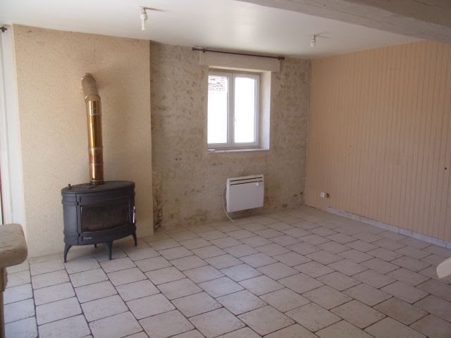 Location  maison 3 pièces 114 m² à Noyers-sur-Cher (41140), 585 €