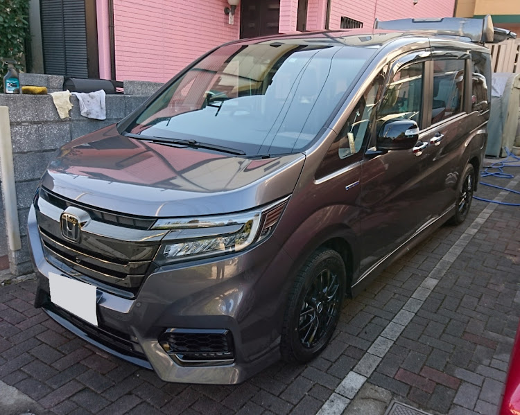 ステップワゴンスパーダの洗車・ナンバーボルトに関するカスタム事例の投稿画像1枚目