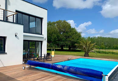 Maison avec piscine et terrasse 5