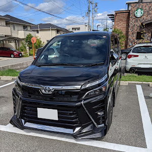 ヴォクシー ZRR80W