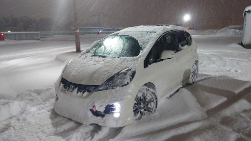 フィット Rs のフィットrs Ge8 雪とコラボ 雪道 ドライブ イエローフォグに関するカスタム メンテナンスの投稿画像 車のカスタム情報はcartune