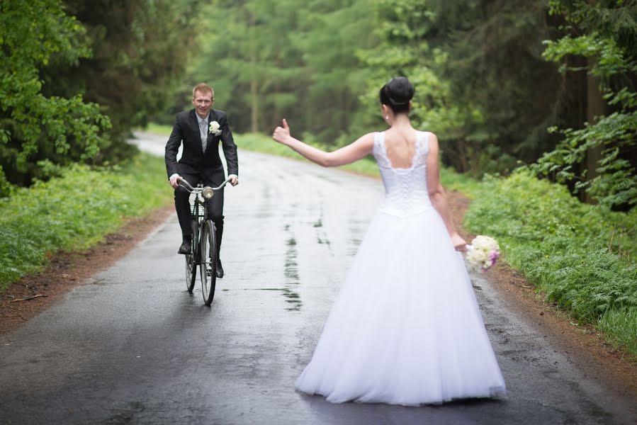 Fotograful de nuntă Martin Urbánek (urbnek). Fotografia din 24 iunie 2015