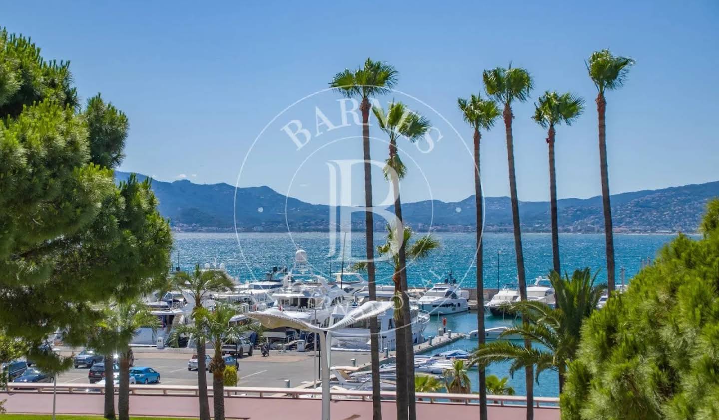 Apartment with terrace Cannes