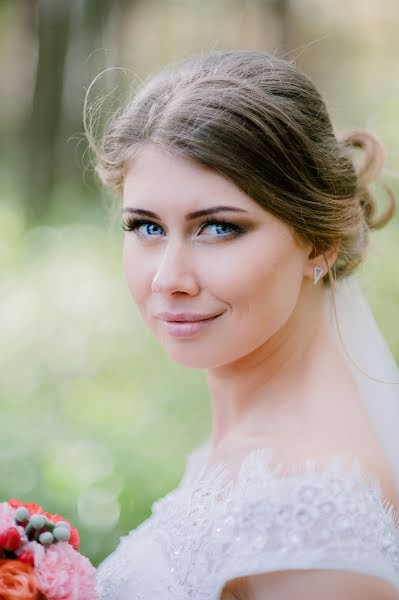 Fotógrafo de bodas Olga Batrak (batrakolla). Foto del 16 de marzo 2017