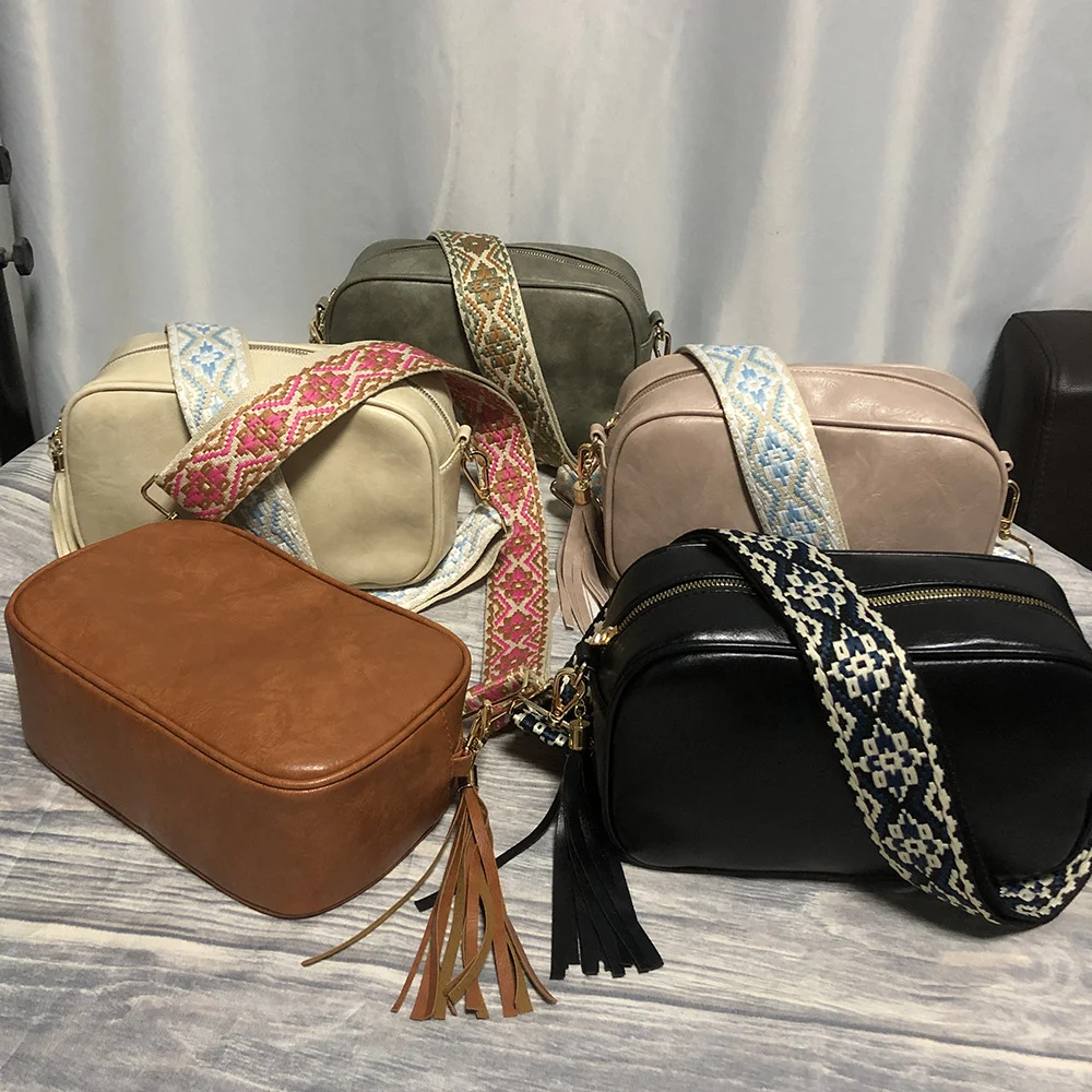 Title 6, Bolso de flecos de moda con correa ancha étnica...