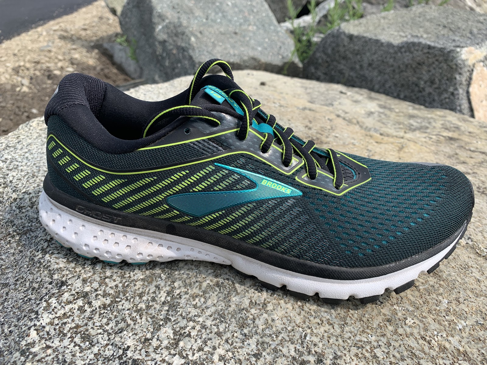 brooks ghost trail running shoes