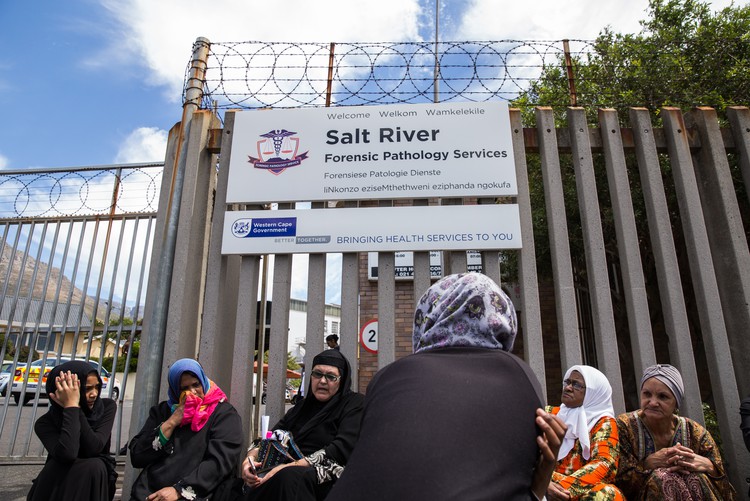 Undertakers and family members protested last week outside the Salt River Forensic Pathology Service about delays in post-mortems on Muslim bodies.