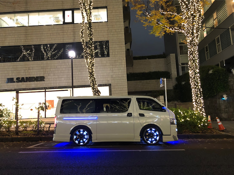 ハイエースバンのDIY・イルミネーション・ドライブ・自画自賛(笑)に関するカスタム事例の投稿画像9枚目