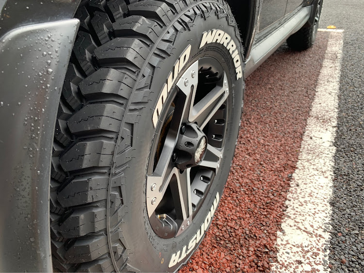 アウトランダーのアウトランダー・CW5W・Weds MUD VANCE 01・MONSTA MUDWARRIOR・235/70r16に関するカスタム事例の投稿画像3枚目