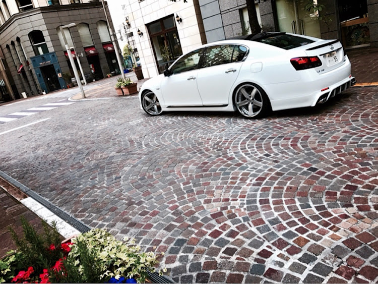 GSのGS・ホイール交換・ブレーキ・ドライブに関するカスタム事例の投稿画像1枚目