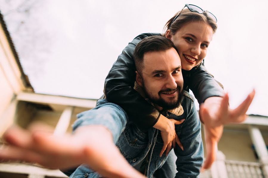 Fotograful de nuntă Roman Sergeev (romannvkz). Fotografia din 1 iulie 2019