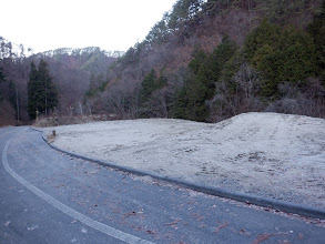 登山口前の空き地