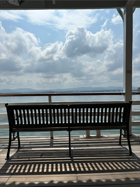 ヴェルファイアの夏っぽい写真展・あのベンチに関するカスタム事例の投稿画像2枚目