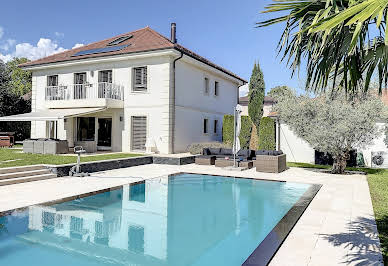 Maison avec jardin et terrasse 1