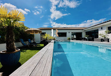 House with pool and terrace 15