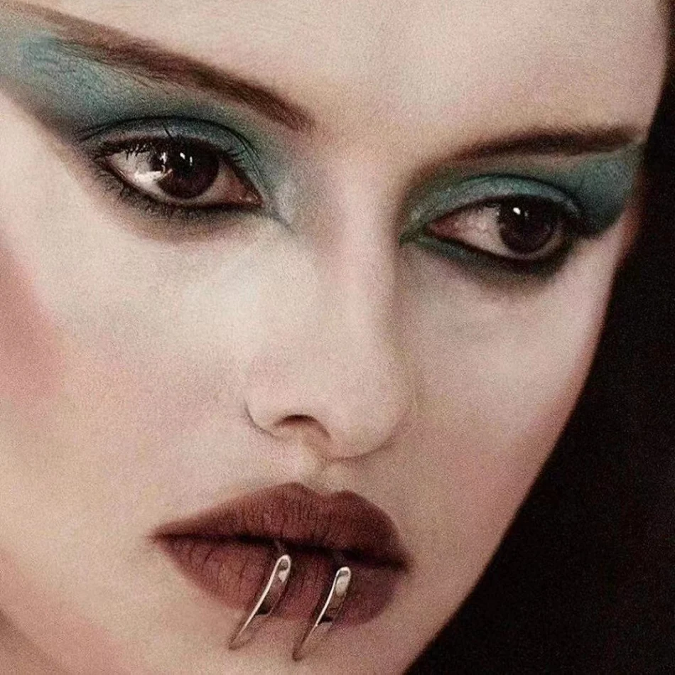 Hoogwaardige Hip-hop Street Snake Tooth Lipdecoratie, Ponsvrij, voor een opvallende urban look en een unieke, streetstyle uitstraling.