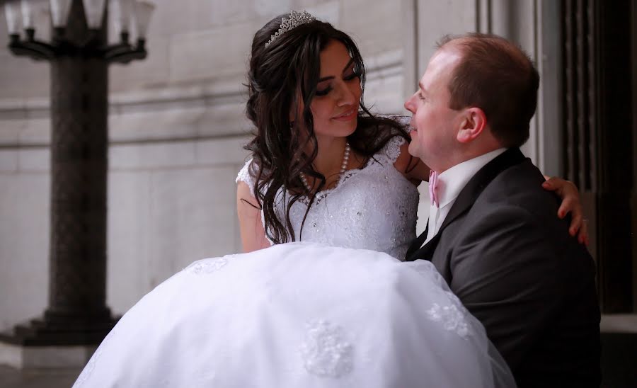 शादी का फोटोग्राफर Larisa Linca (larisalinca)। जनवरी 10 2019 का फोटो