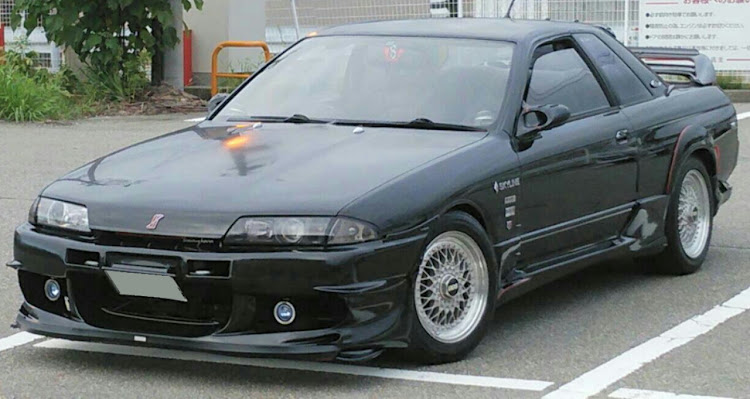 スカイラインの初秋・駐車場・スカイライン HCR32 GTS-t・HCR32・R32に関するカスタム事例の投稿画像1枚目