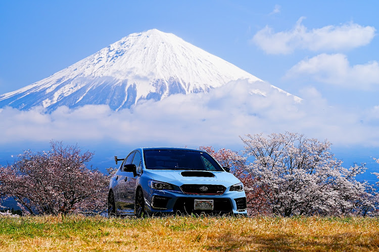 エクシーガの富士山・桜コラボ・桜と愛車・5月もよろしくお願いします・自動車税の季節ですねに関するカスタム事例の投稿画像8枚目