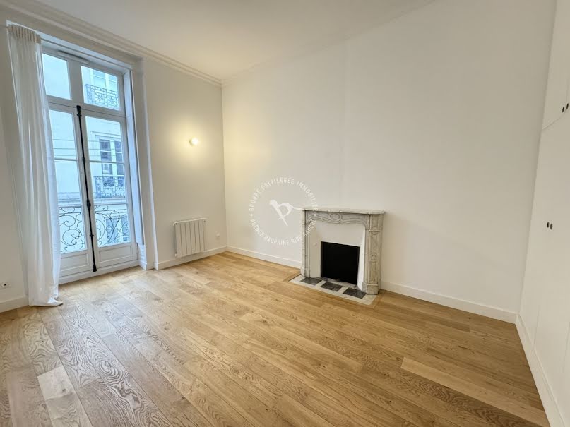 Location  appartement 2 pièces 43 m² à Nantes (44000), 823 €